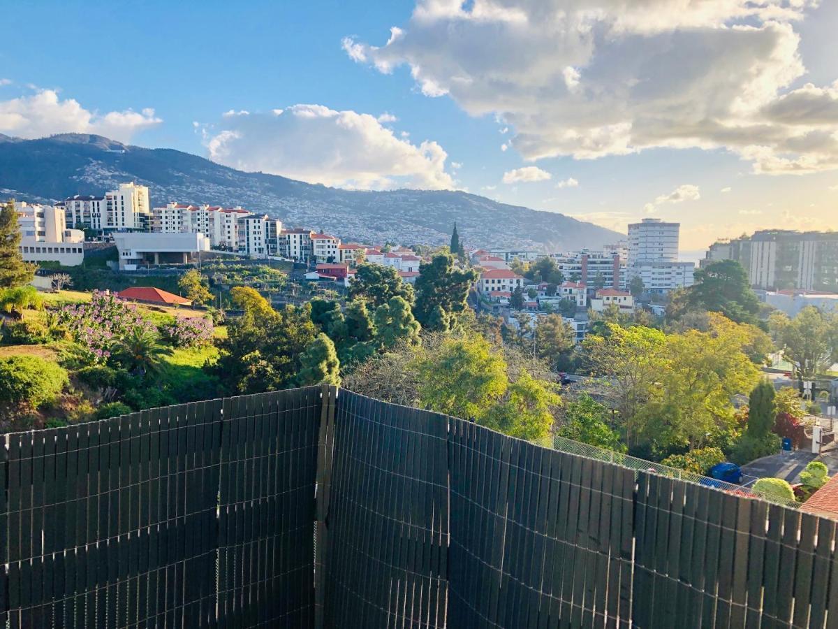 Blue River - Rua Dr Pita - Rooms Near Jardim Magnolia Funchal  Bagian luar foto